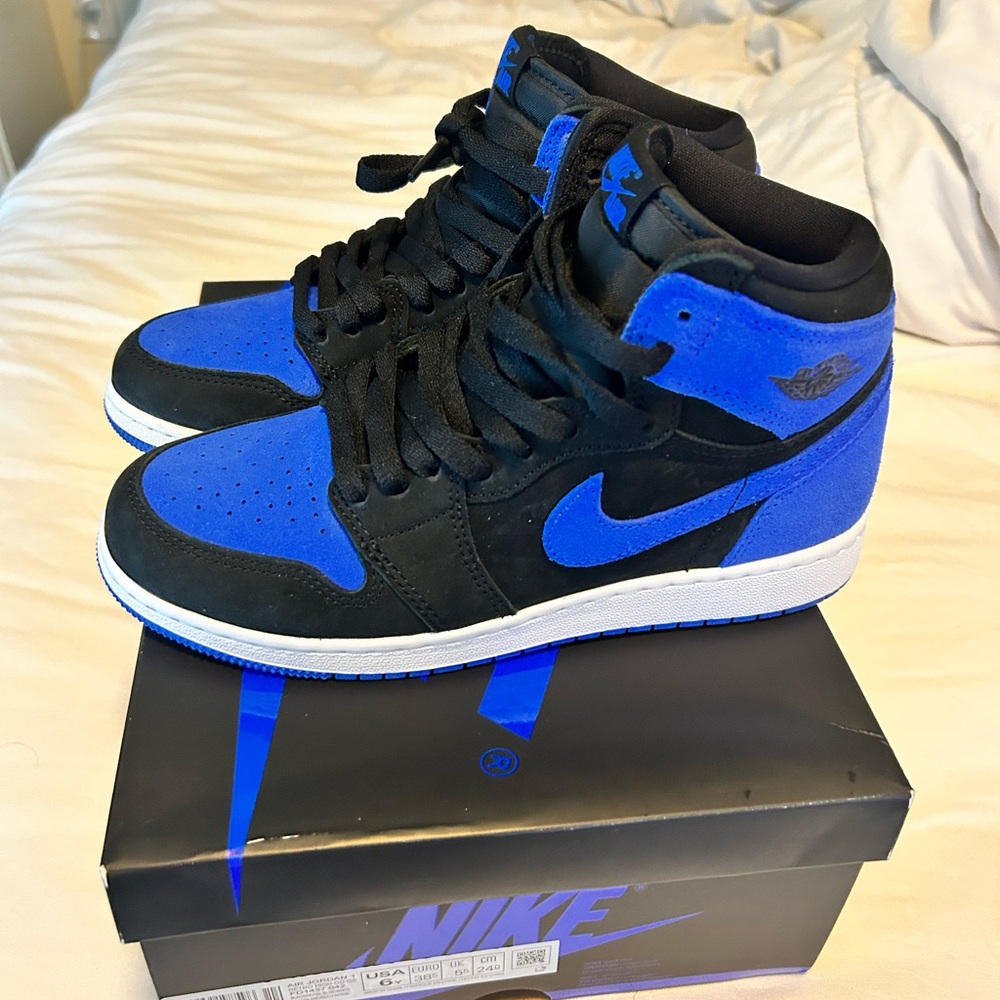 Nike Men's Royal Blue and Black High-Top Sneakers